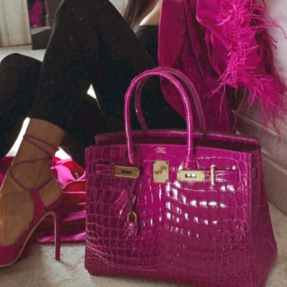 Meet your Posher Reina💫